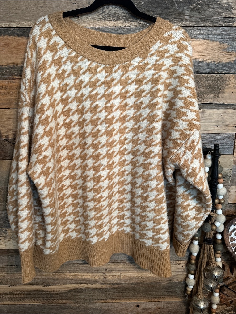 Ava & Viv Camel and Cream Houndstooth Crewneck Sweater